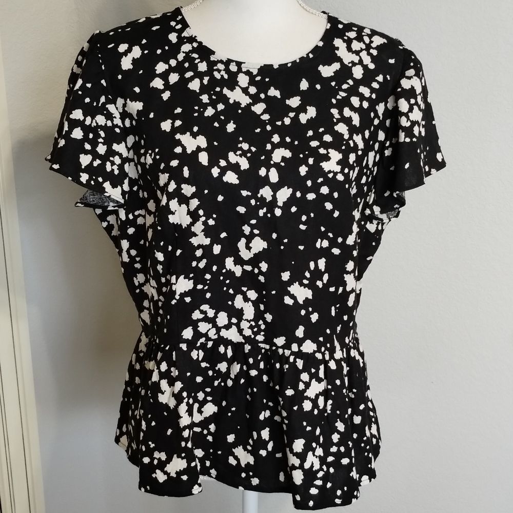 NWT Who What Wear Abstract Spatter Peplum Flutter Sleeve Blouse Black White LRG